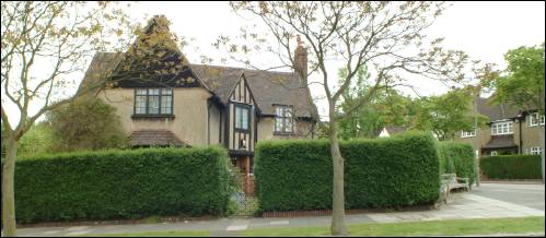 113 Hampstead Way a